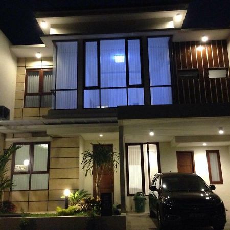 Fams Homestay By Fh Stay Yogyakarta Ngoại thất bức ảnh